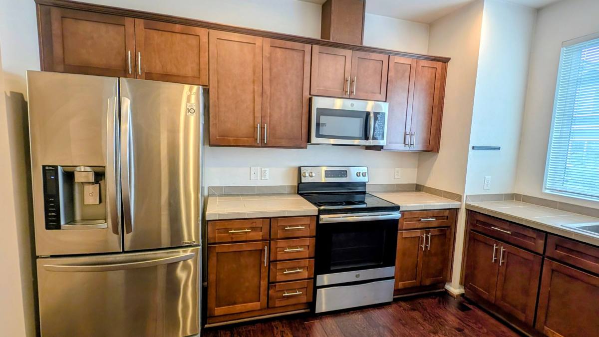 Townhouse for rent at 3429 31st Dr, Everett, WA 98201