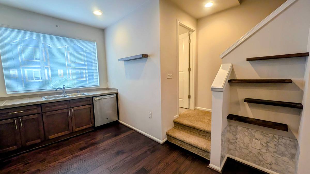 Townhouse for rent at 3429 31st Dr, Everett, WA 98201