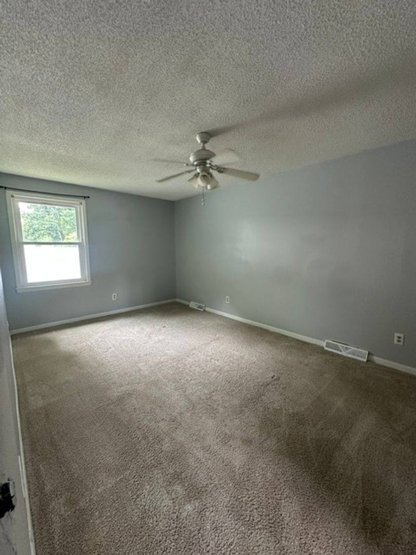 House for rent at 1570 Tanglewood Dr, Hickory, NC 28601