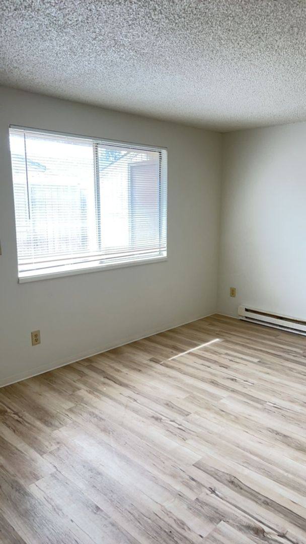 Apartment for rent at 166 De Hague, Medford, OR 97501