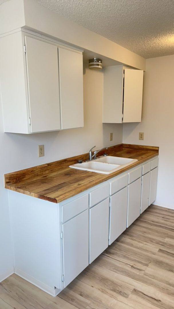 Apartment for rent at 166 De Hague, Medford, OR 97501