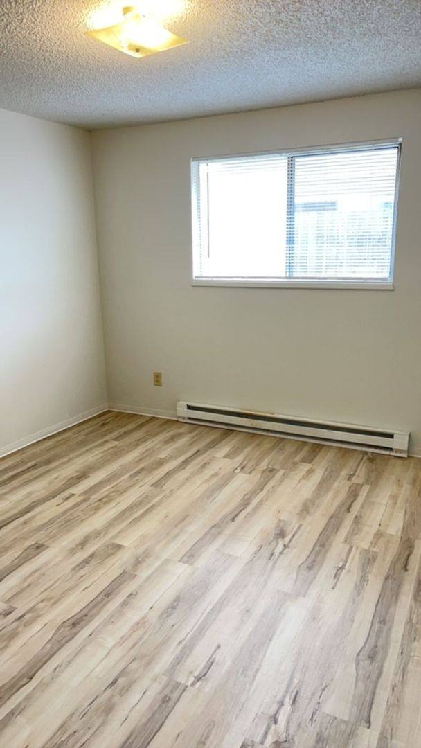 Apartment for rent at 166 De Hague, Medford, OR 97501