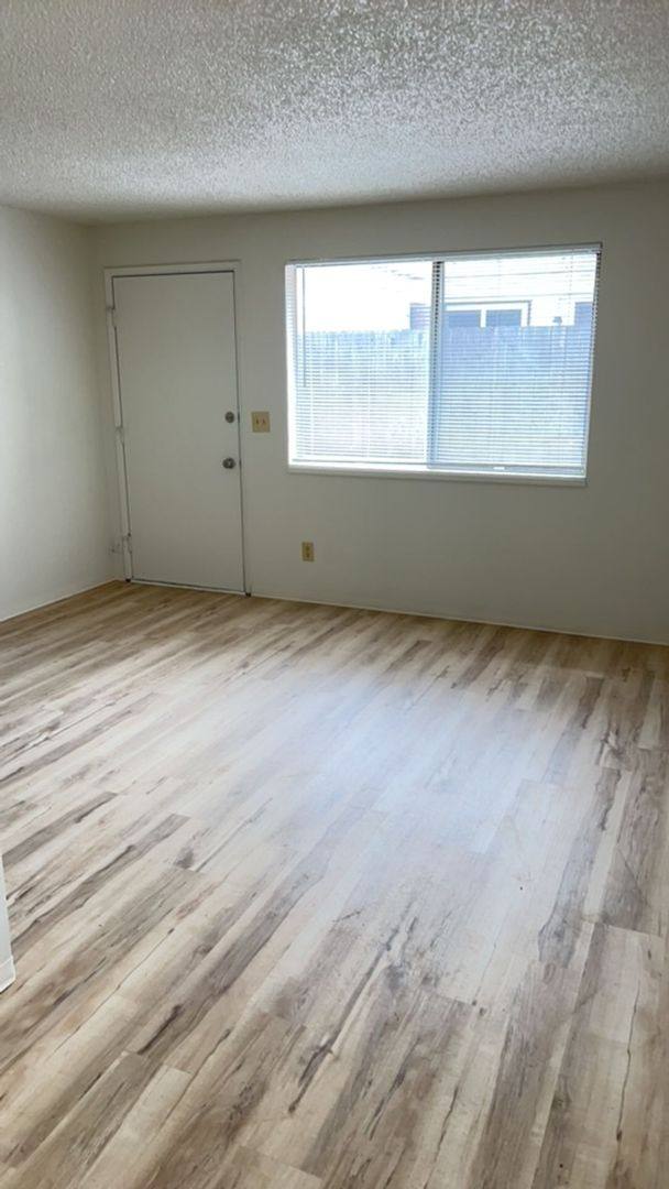 Apartment for rent at 166 De Hague, Medford, OR 97501