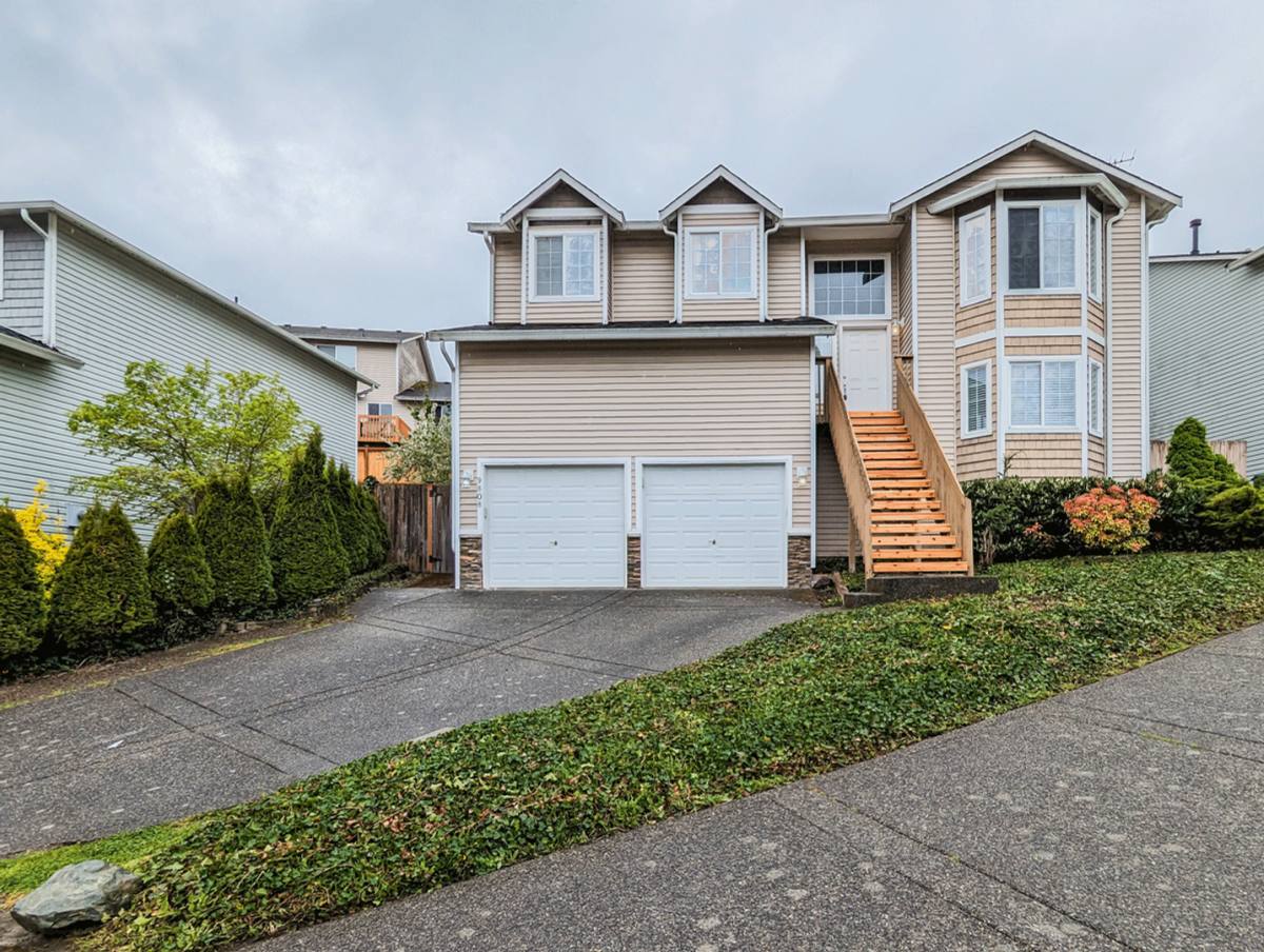 House for rent at 9808 29th Ave SE, Everett, WA 98208