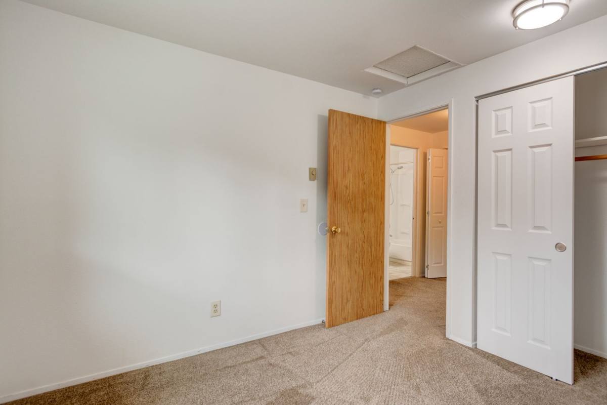 Apartment for rent at 690 NW Atalanta Way, Oak Harbor, WA 98277