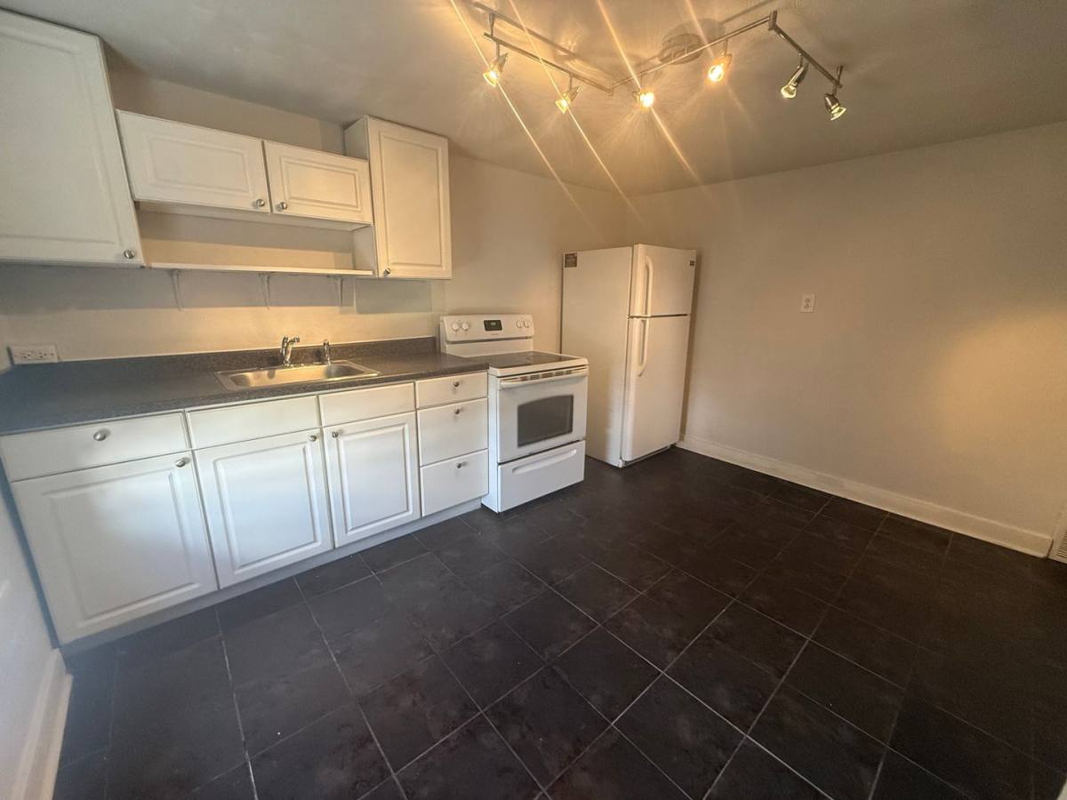 Apartment for rent at 529 Walnut St, Vandergrift, PA 15690