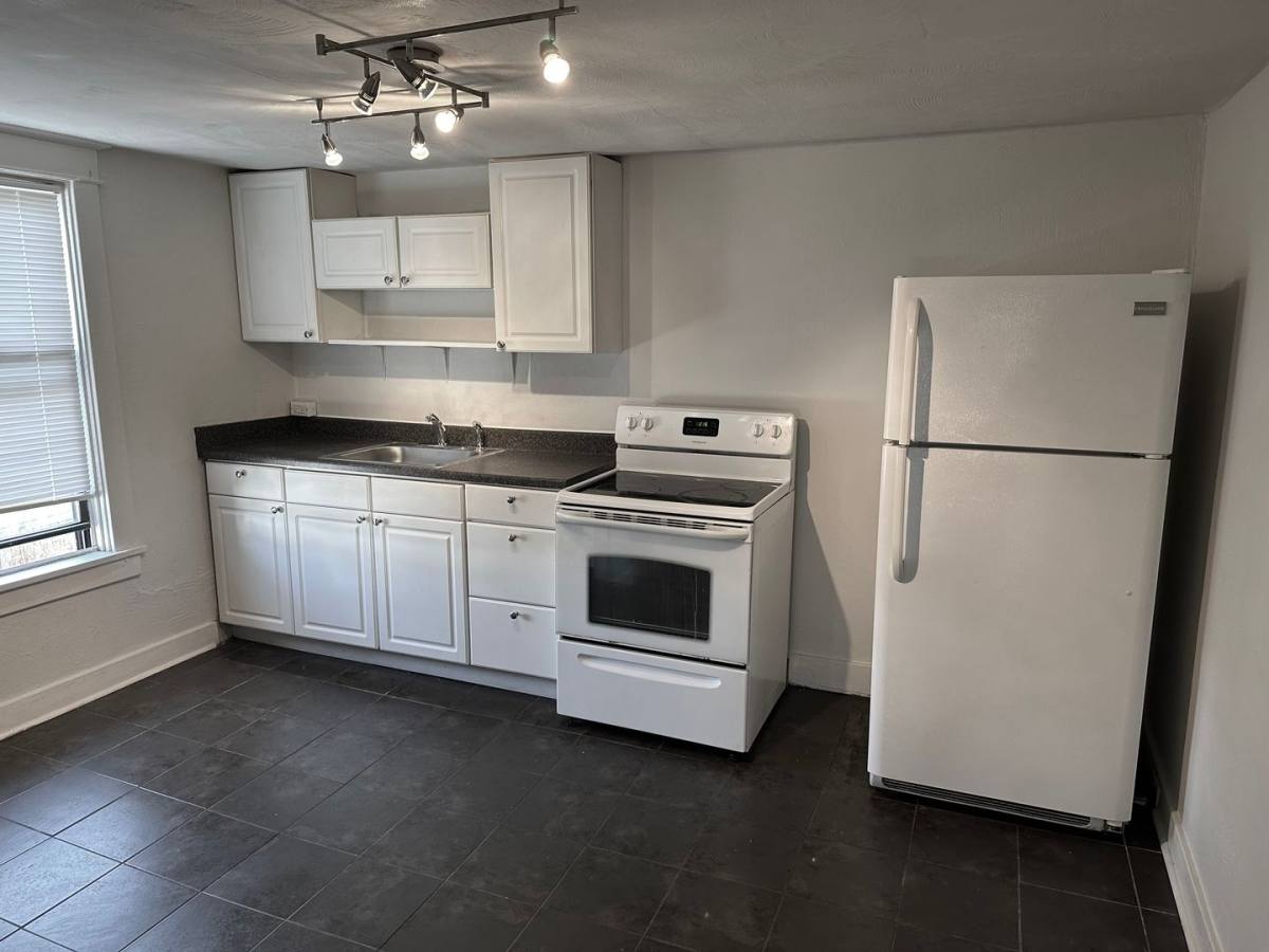 Apartment for rent at 529 Walnut St, Vandergrift, PA 15690
