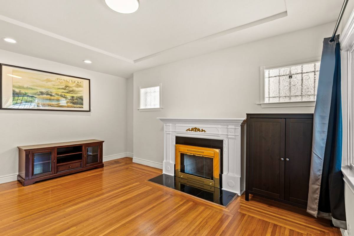 Townhouse for rent at 3318 Maple Ave, Oakland, CA 94602