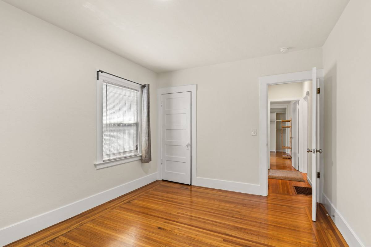 Townhouse for rent at 3318 Maple Ave, Oakland, CA 94602
