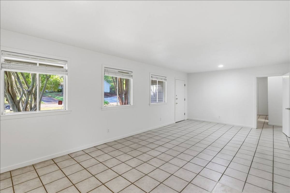 House for rent at 1632 Winchester St, Jackson, MS 39211
