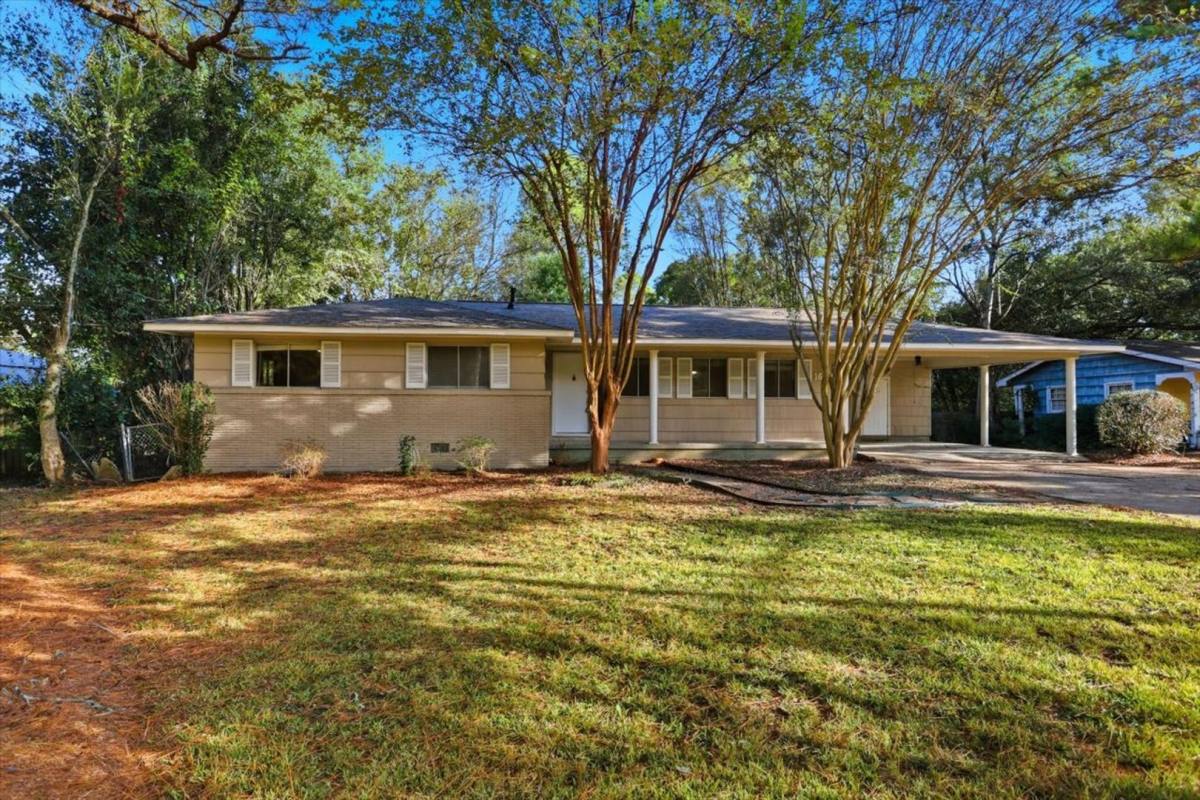 House for rent at 1632 Winchester St, Jackson, MS 39211