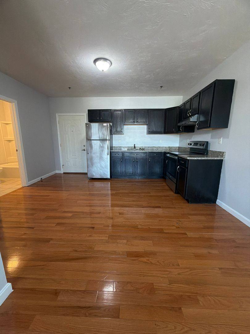 Apartment for rent at 575-579 Common St, Lawrence, MA 01841