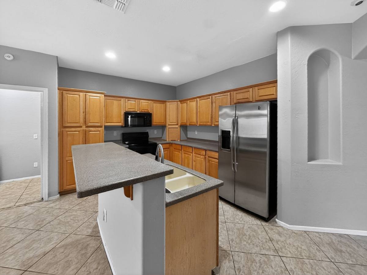 House for rent at 2421 W Ellis St, Phoenix, AZ 85041