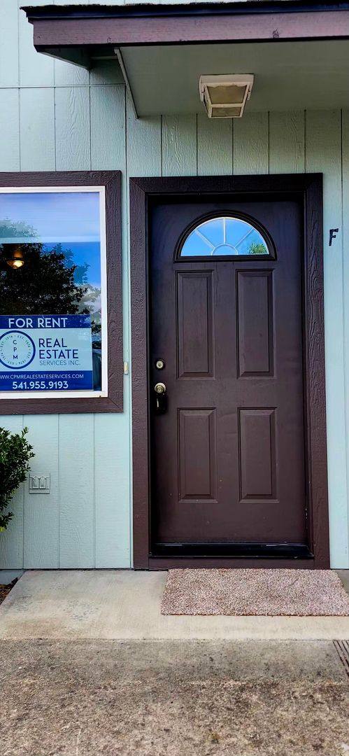 Apartment for rent at 2084 NE Fairview, Grants Pass, OR 97526