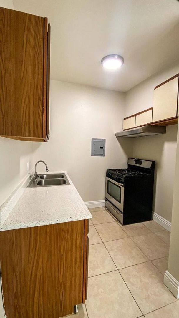 Apartment for rent at 142 S Princeton Ave, Fullerton, CA 92831