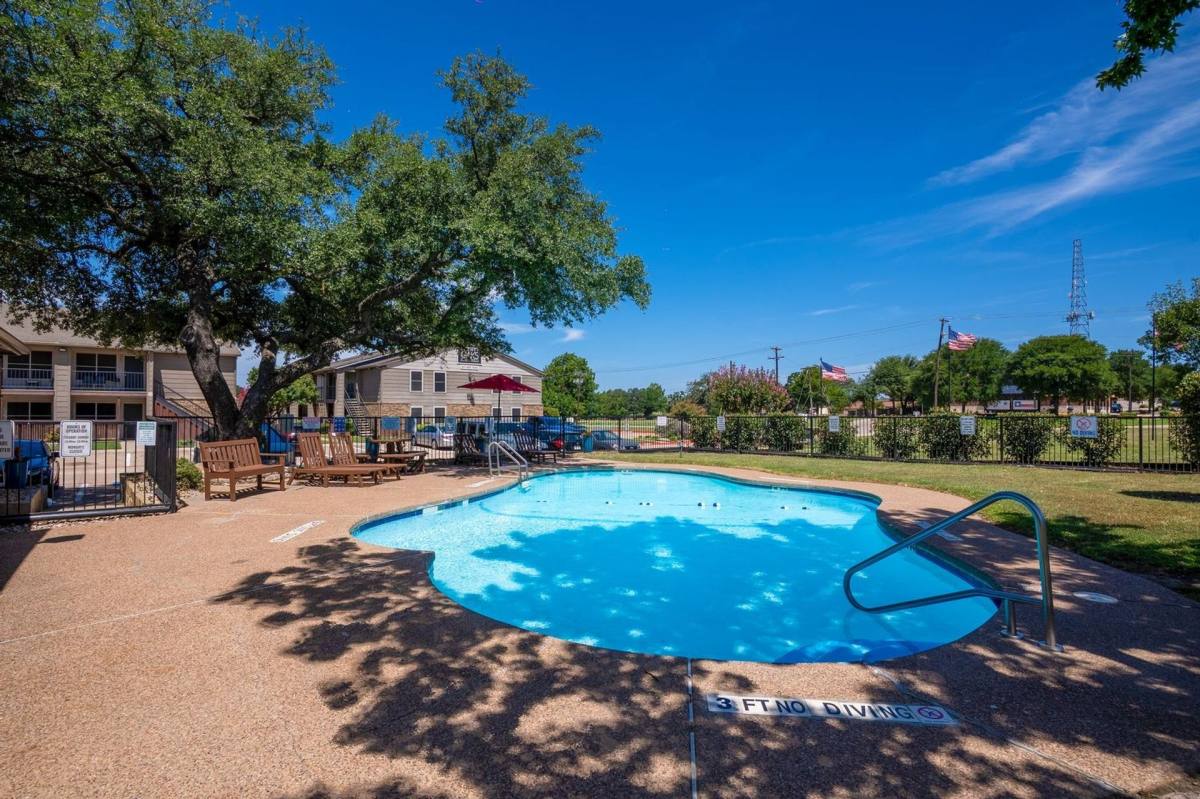 Apartment for rent at 5620 S Cooper St, Arlington, TX 76017