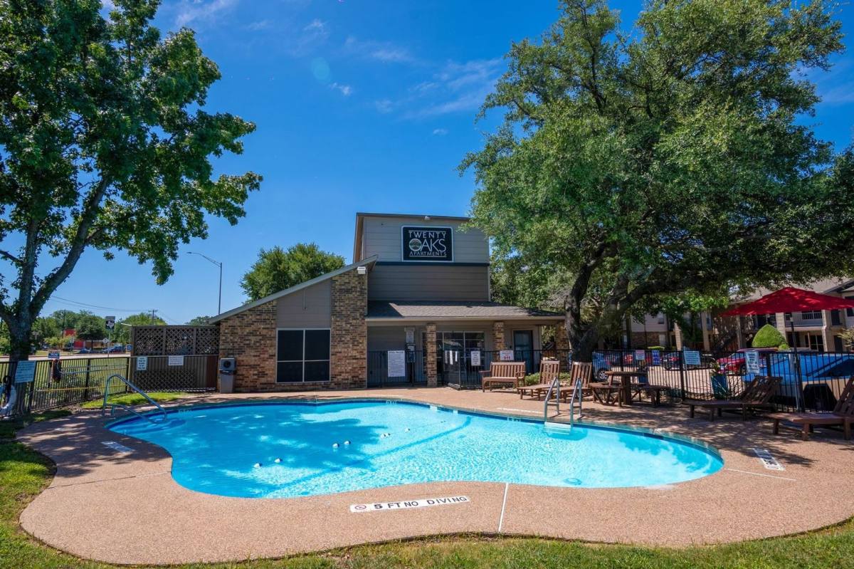 Apartment for rent at 5620 S Cooper St, Arlington, TX 76017