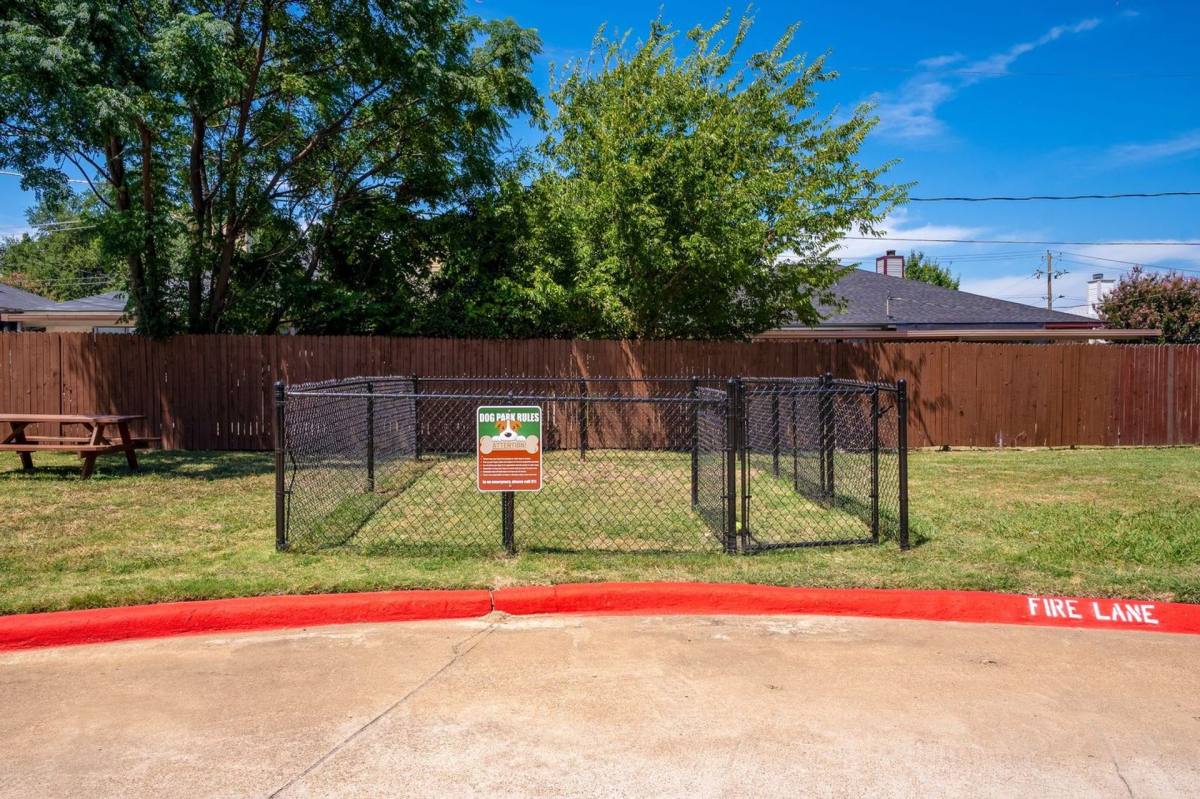 Apartment for rent at 5620 S Cooper St, Arlington, TX 76017