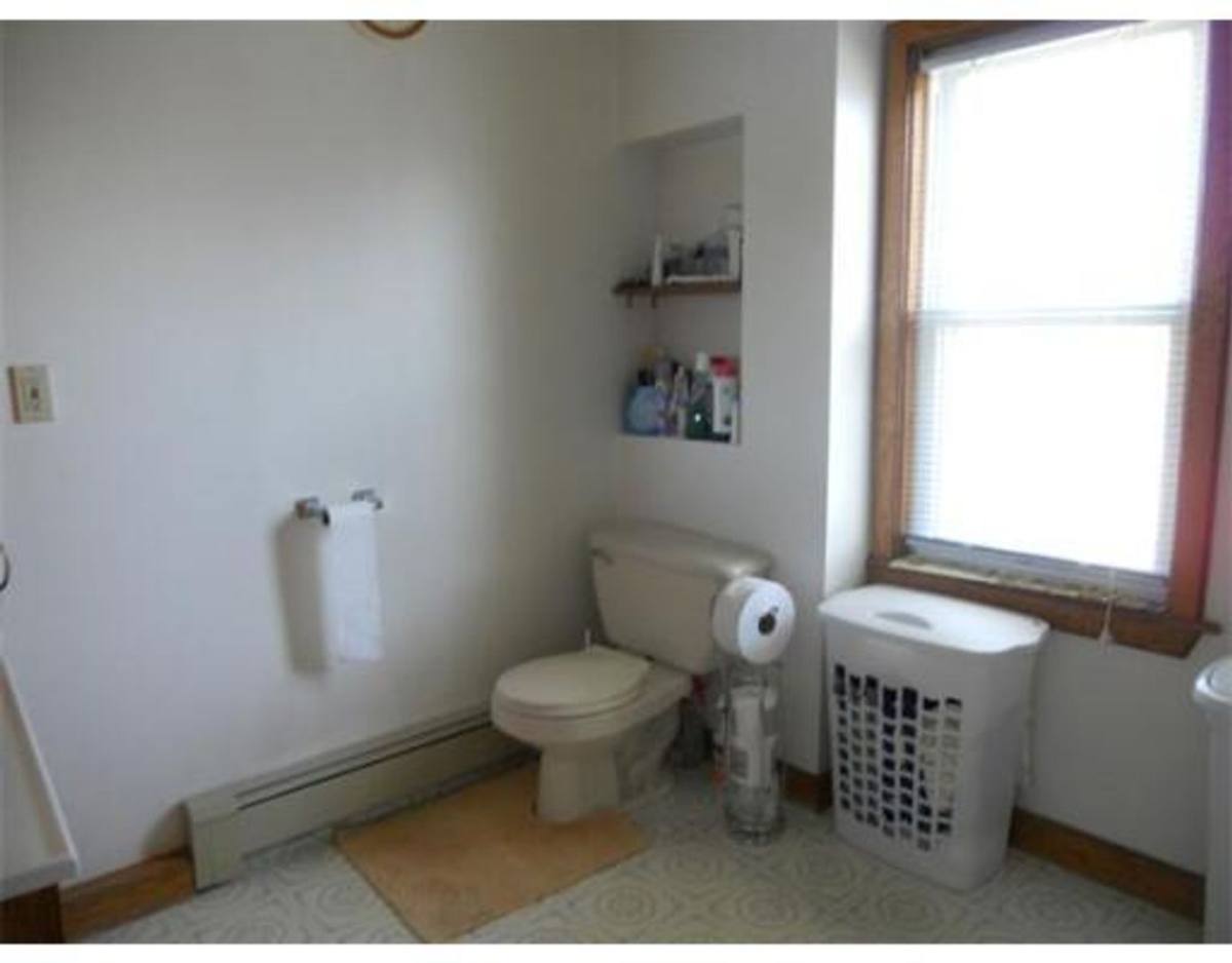 Apartment for rent at 6 Pratt St, Taunton, MA 02780