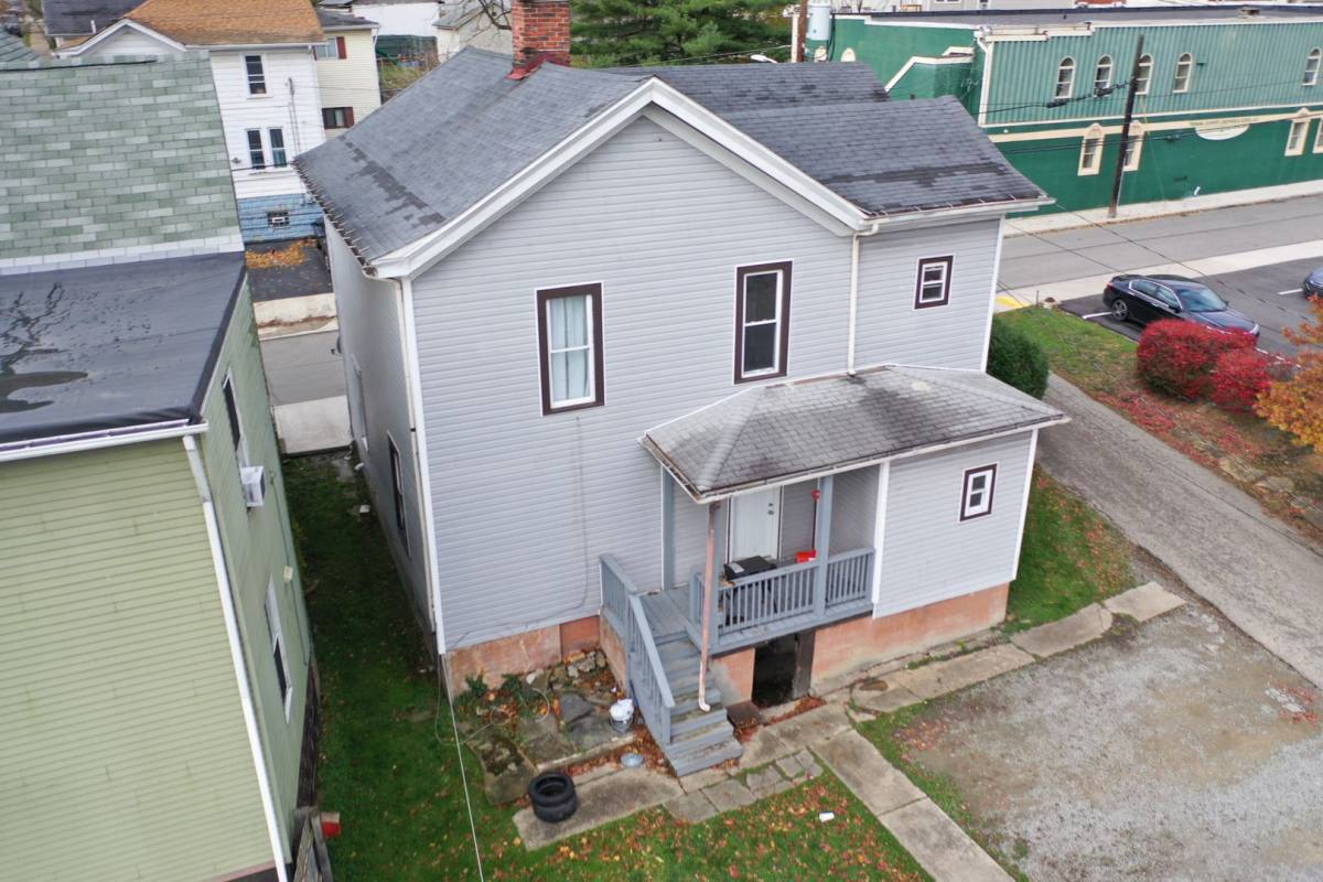 Apartment for rent at 33 Westminster Ave, Greensburg, PA 15601