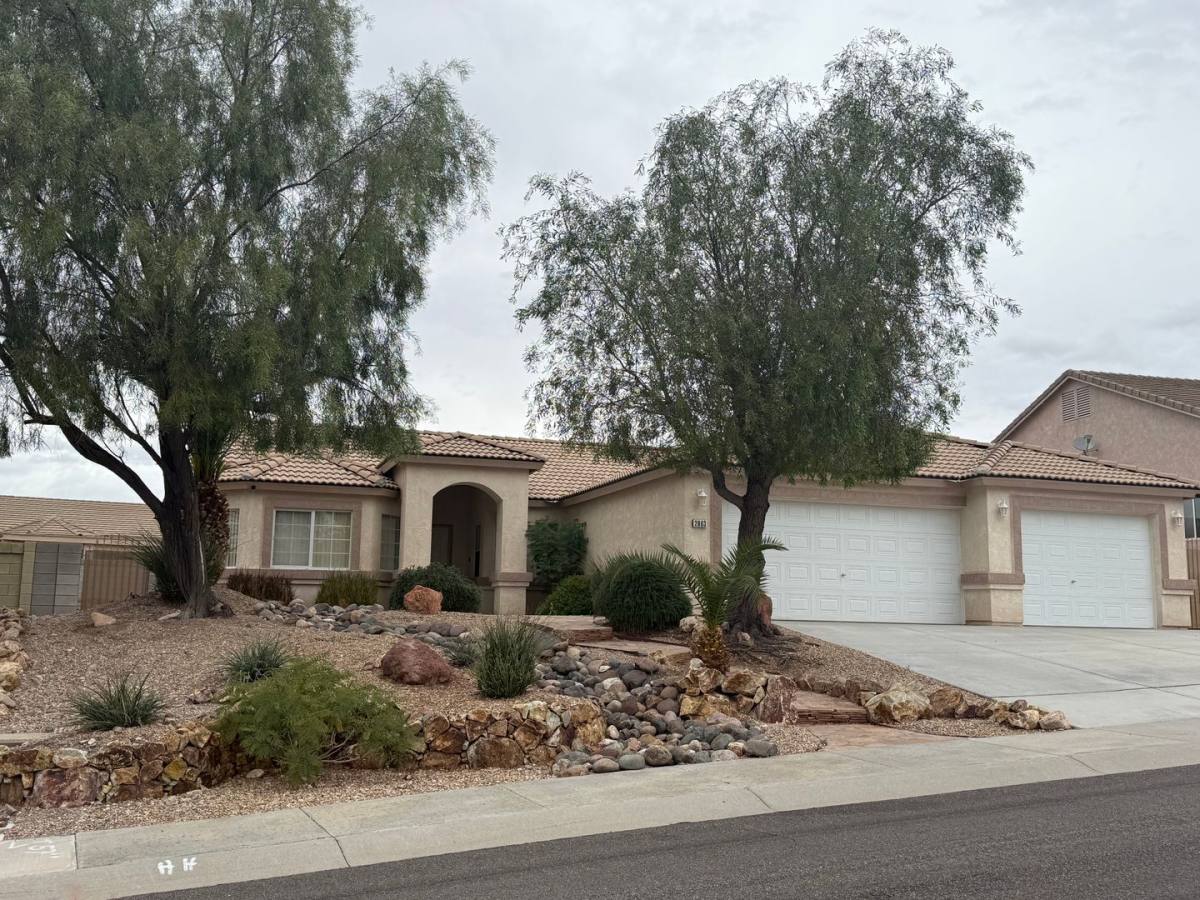 House for rent at 2863 Ventana Dr, Bullhead City, AZ 86429