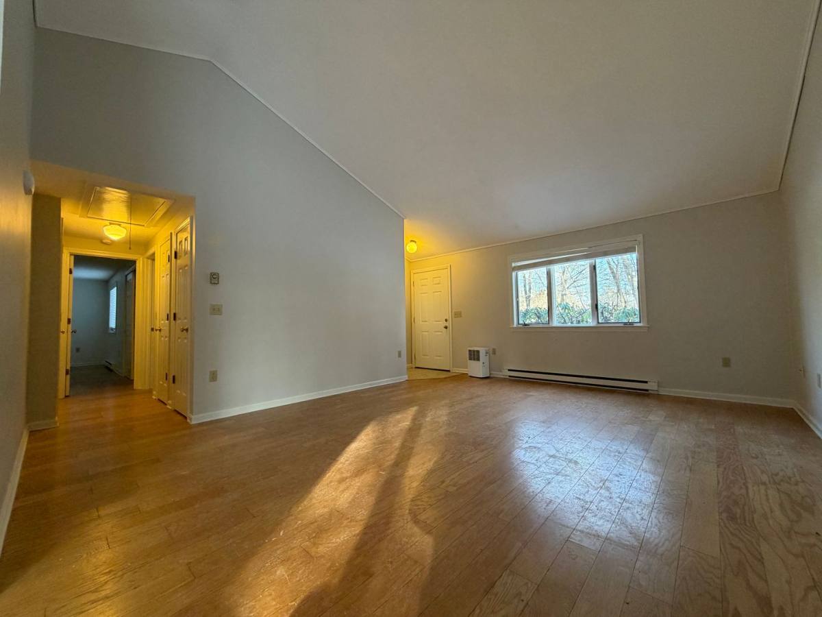 Apartment for rent at 9 & 11 Oakview Dr, Cape Elizabeth, ME 04107