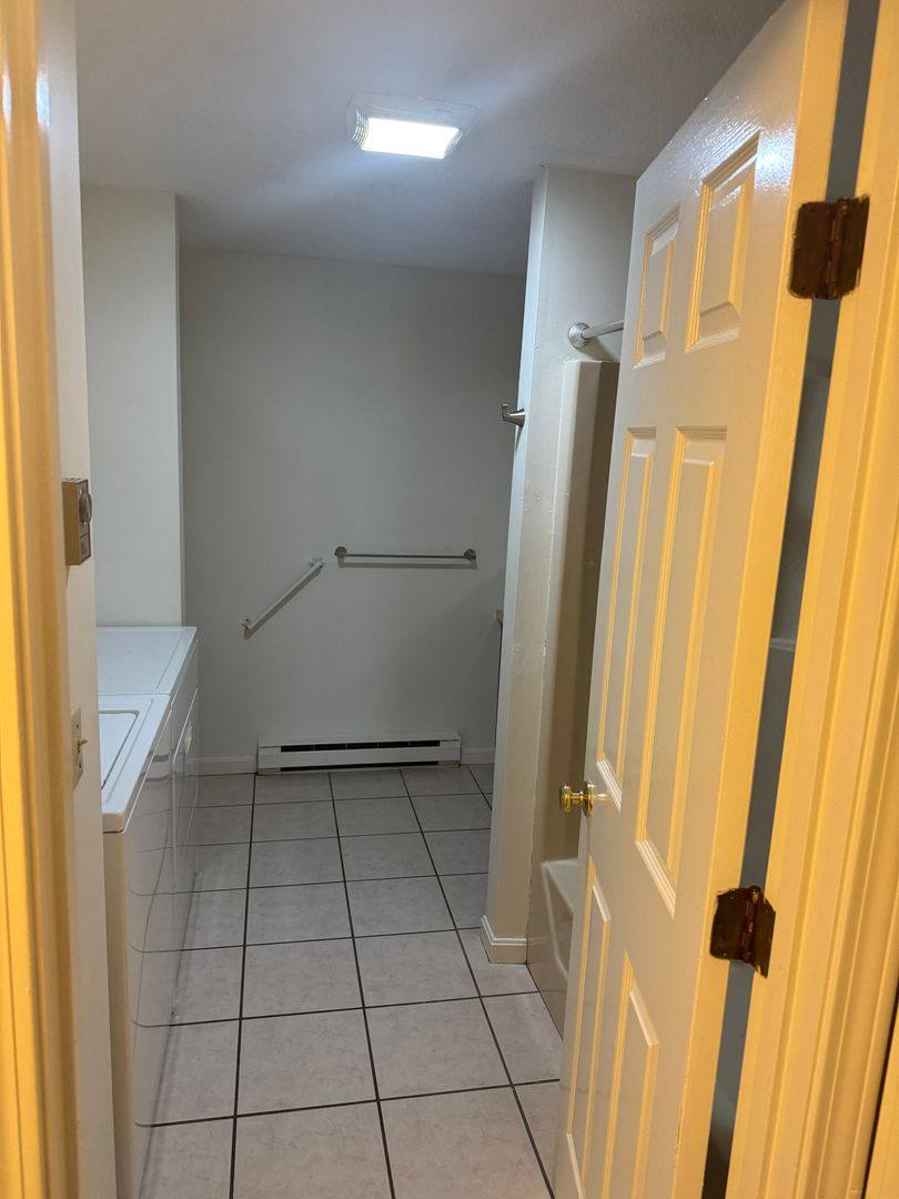 Apartment for rent at 9 & 11 Oakview Dr, Cape Elizabeth, ME 04107