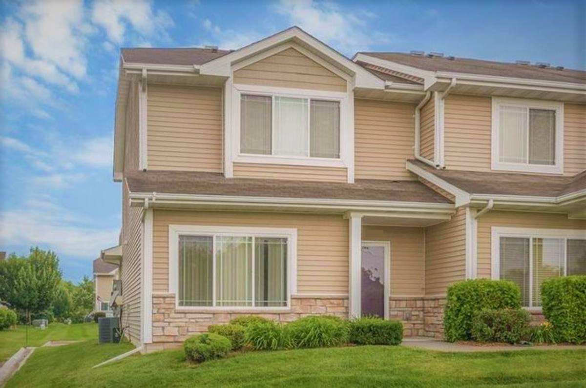 Townhouse for rent at 1103 NE 7th Lane, Ankeny, IA 50021