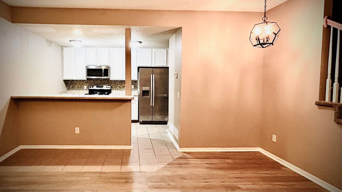 Townhouse for rent at 1103 NE 7th Lane, Ankeny, IA 50021