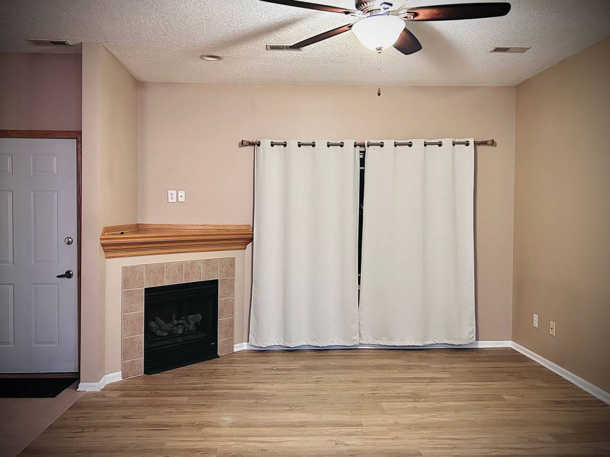 Townhouse for rent at 1103 NE 7th Lane, Ankeny, IA 50021