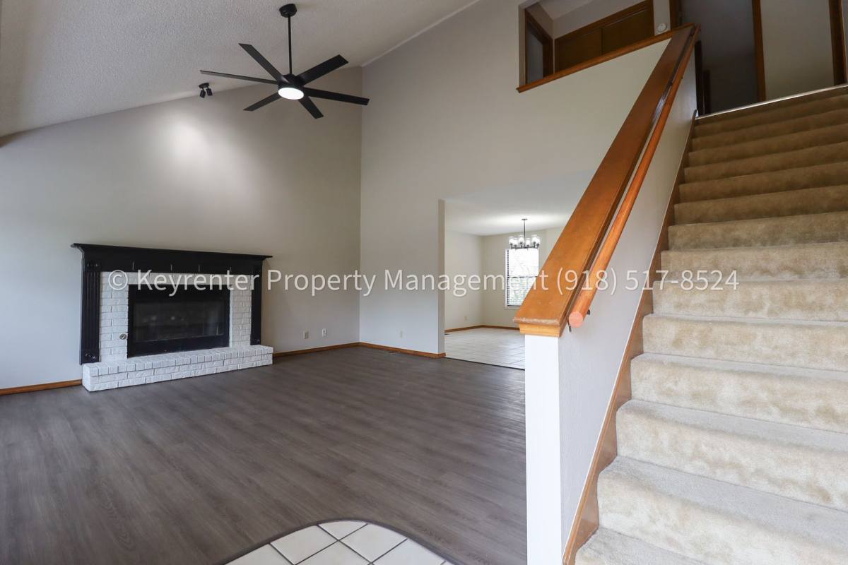 House for rent at 11222 S 107th E Ave, Bixby, OK 74008