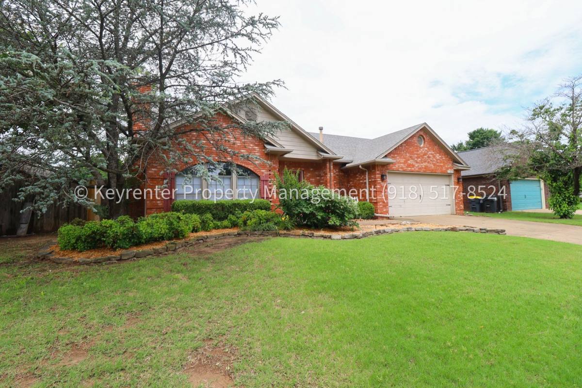 House for rent at 11222 S 107th E Ave, Bixby, OK 74008