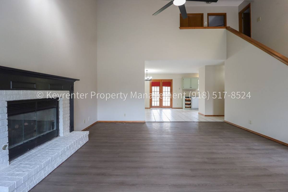 House for rent at 11222 S 107th E Ave, Bixby, OK 74008