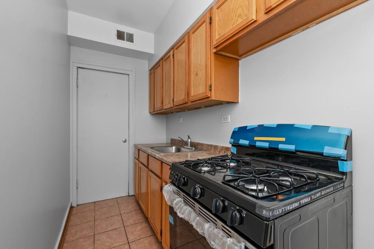 Apartment for rent at 6237 S Kedzie Ave, Chicago, IL 60629