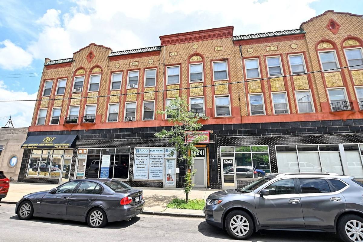Apartment for rent at 6237 S Kedzie Ave, Chicago, IL 60629