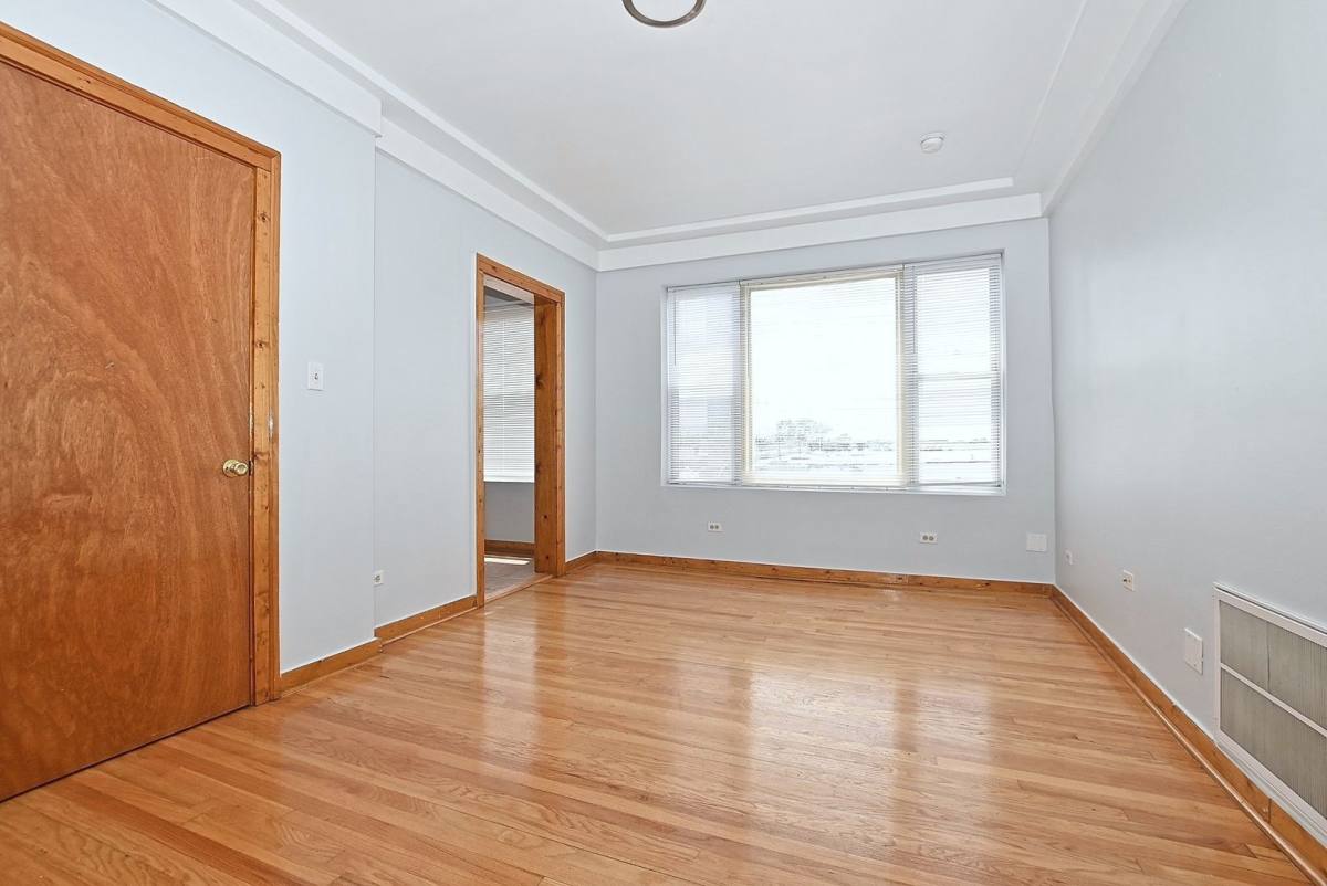 Apartment for rent at 6237 S Kedzie Ave, Chicago, IL 60629