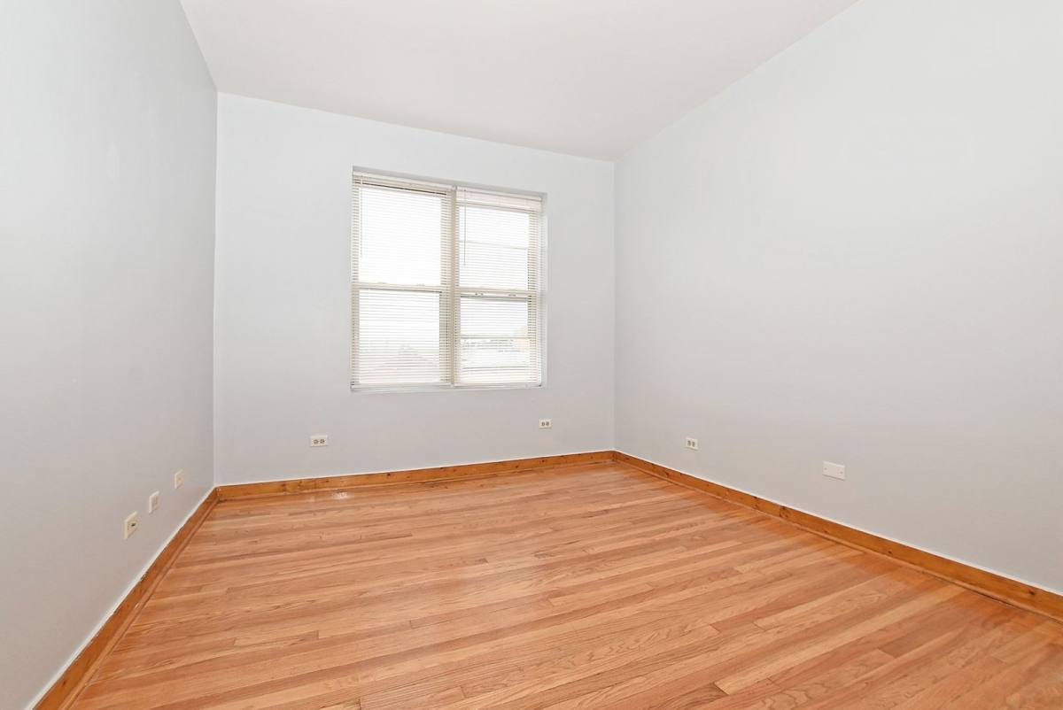 Apartment for rent at 6237 S Kedzie Ave, Chicago, IL 60629