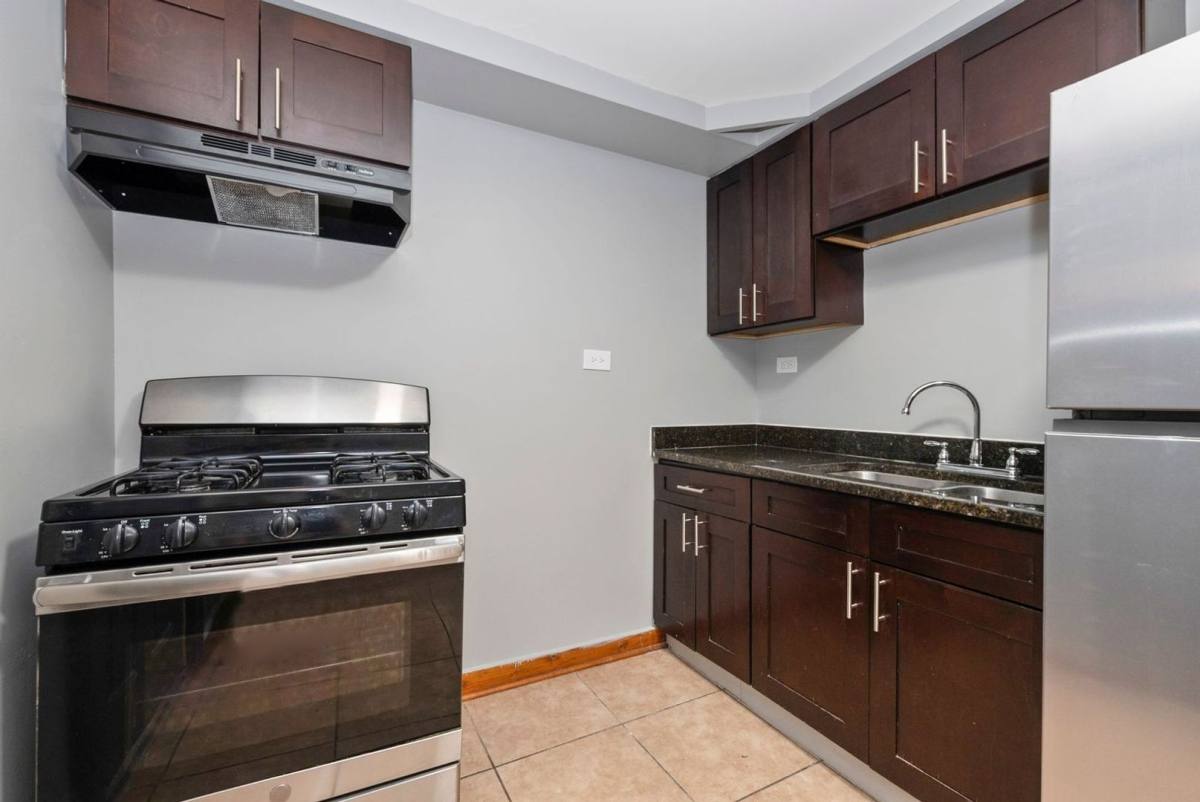 Apartment for rent at 6101-03 S Whipple St, Chicago, IL 60629