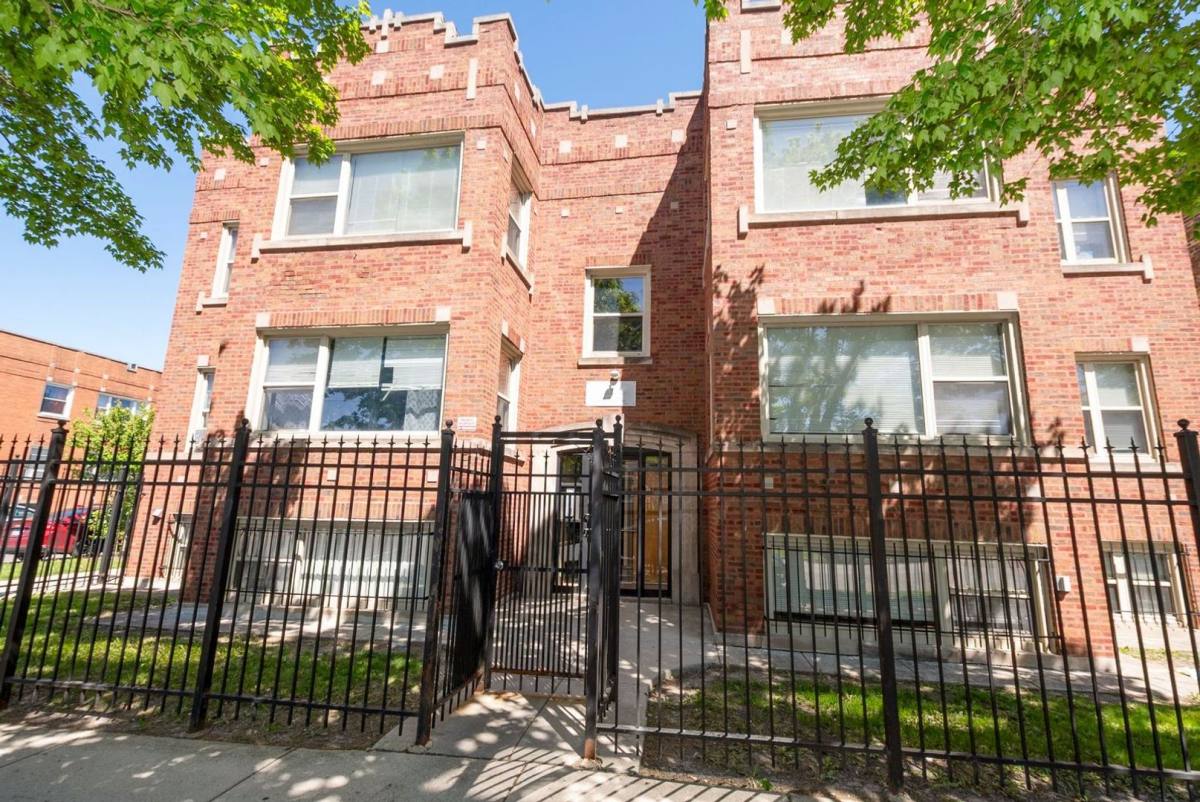 Apartment for rent at 6101-03 S Whipple St, Chicago, IL 60629