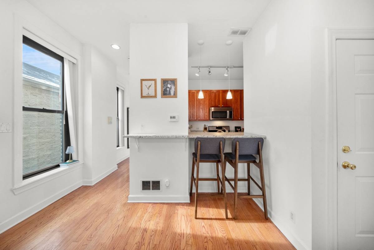 Apartment for rent at 1434 N Bosworth Ave, Chicago, IL 60642