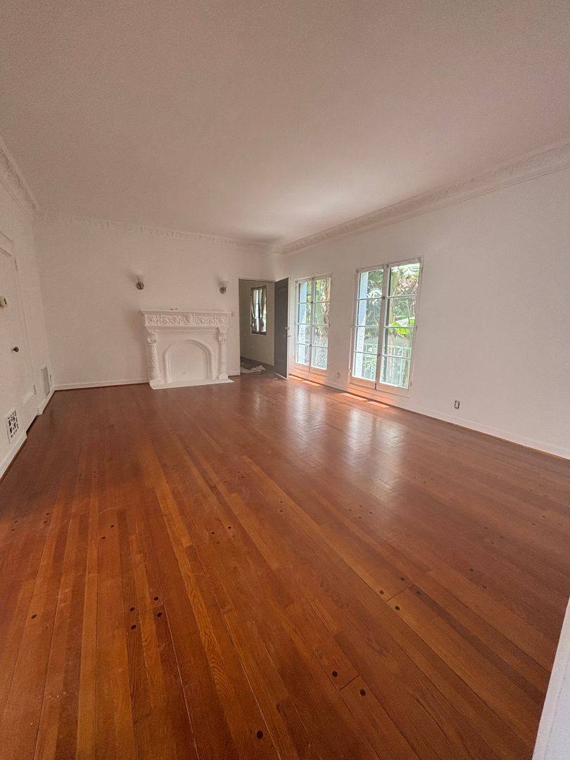 Apartment for rent at 6150-6158 Olympic Blvd, Los Angeles, CA 90035
