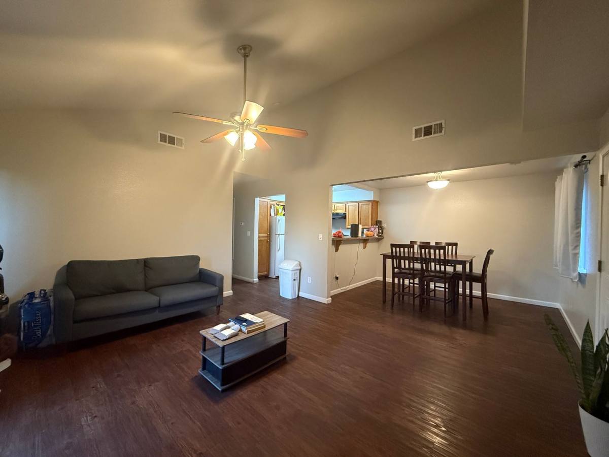 Condo for rent at 1190 S Winery Ave, Fresno, CA 93727