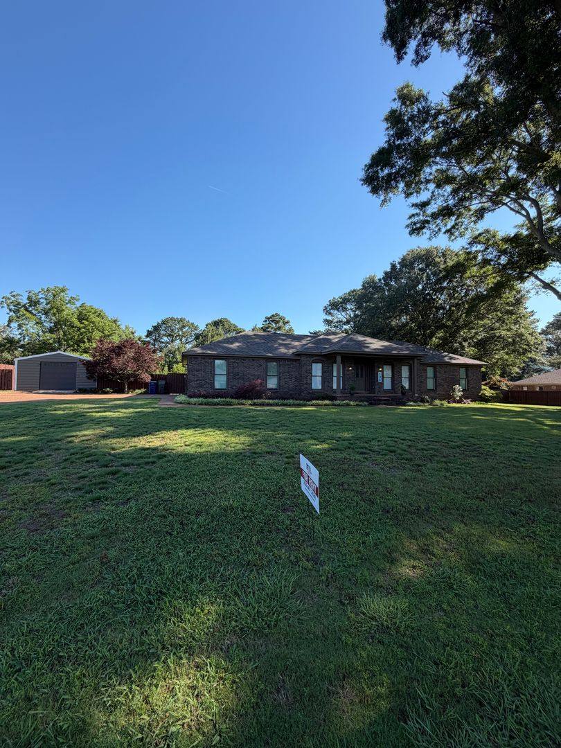 House for rent at 125 Camp Ground Rd, Brownsboro, AL 35741