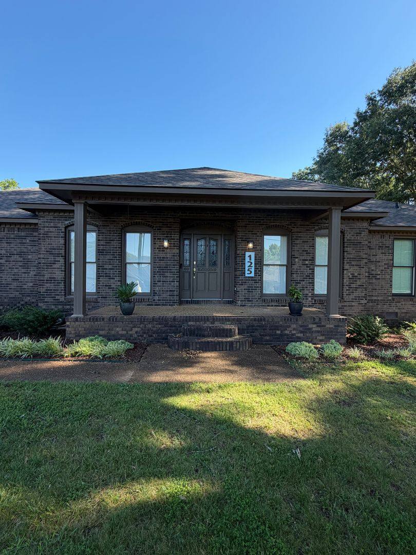 House for rent at 125 Camp Ground Rd, Brownsboro, AL 35741