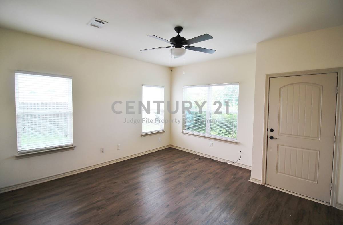 House for rent at 112 Bridle Court, Kemp, TX 75143