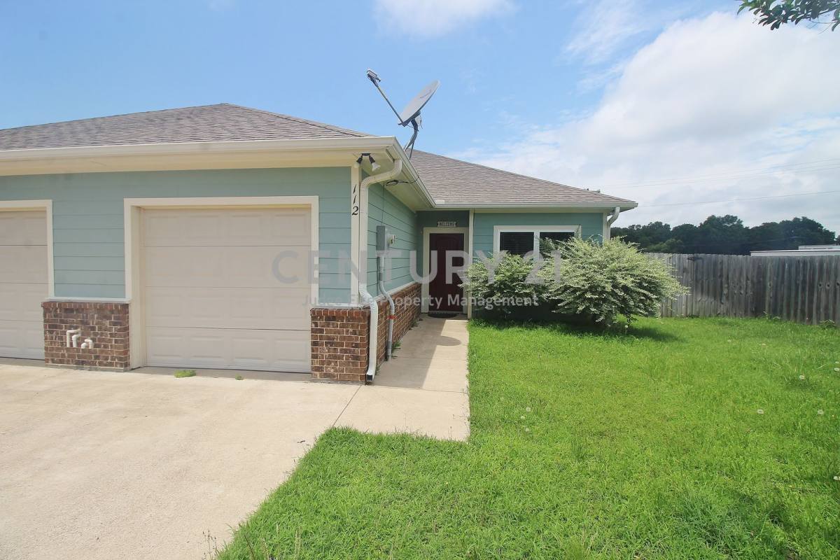 House for rent at 112 Bridle Court, Kemp, TX 75143