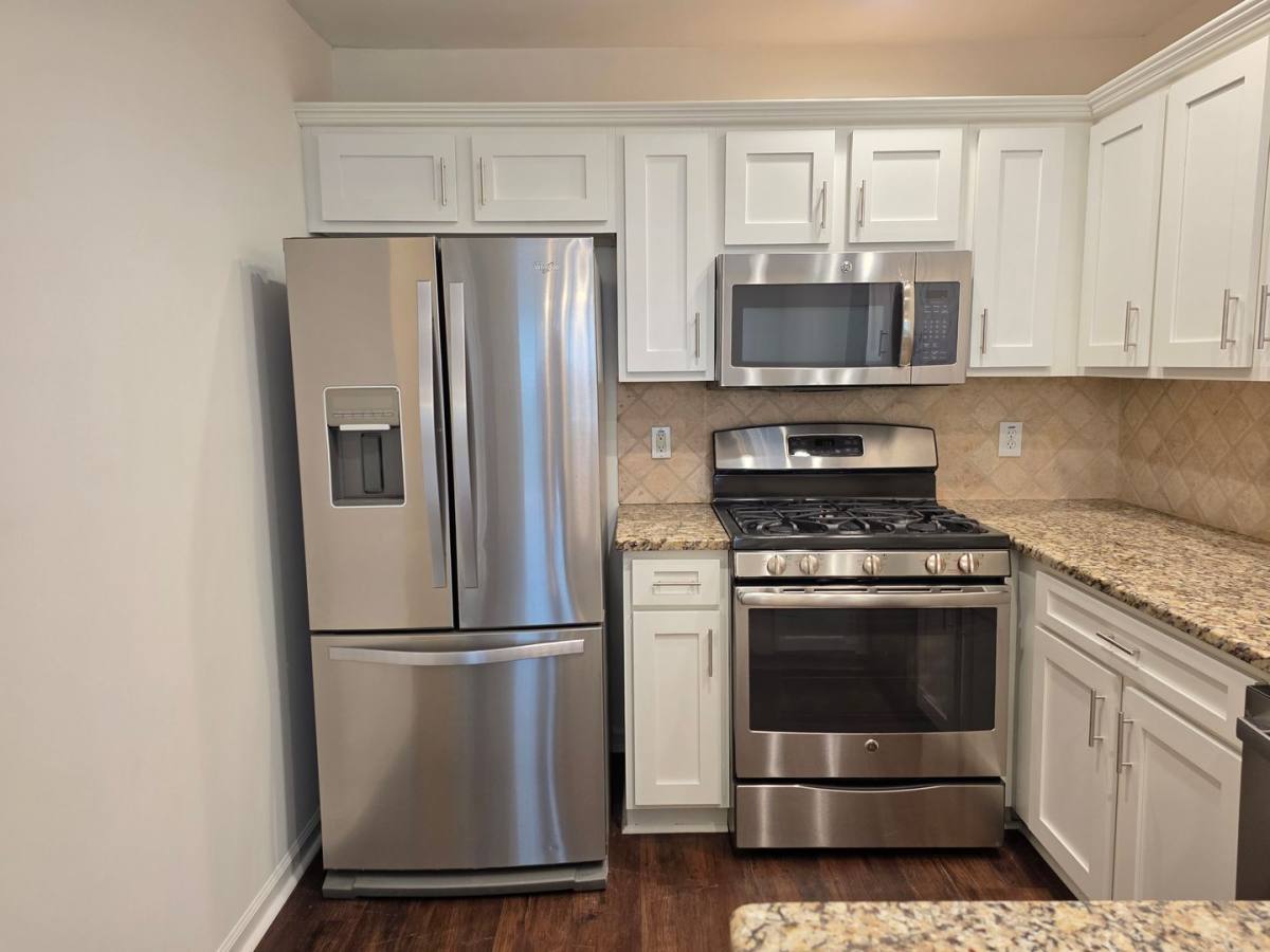 House for rent at 172 Stoneforest Dr, Woodstock, GA 30189