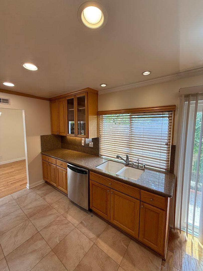 House for rent at 23350 Keswick St, Canoga Park, CA 91304