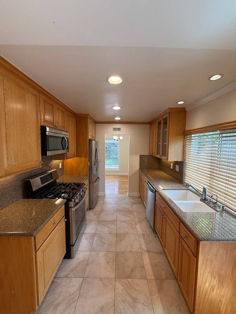 House for rent at 23350 Keswick St, Canoga Park, CA 91304
