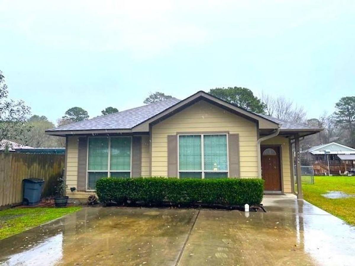 House for rent at 14156 Shadow Bay Dr, Willis, TX 77318